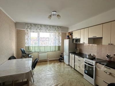 Продажа квартир в Восточно-Казахстанской обл.: 3-комнатная квартира · 93.9 м² · 5/9 этаж, Есенберлина 6А за 33 млн 〒 3-комнатная квартира · 93.9 м² · 5/9 этаж, Есенберлина 6А за 33 млн 〒 в Усть-Каменогорске