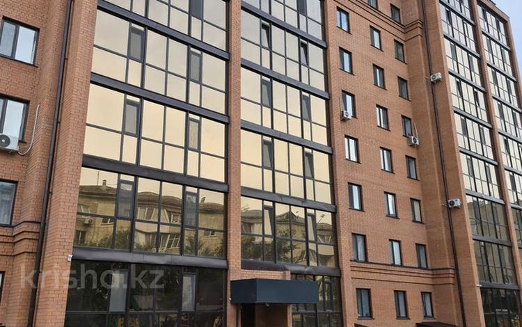 1-комнатная квартира · 40 м² · 8/9 этаж, Валиханова 32а за 150 000 ₸ в Петропавловске — фото 2