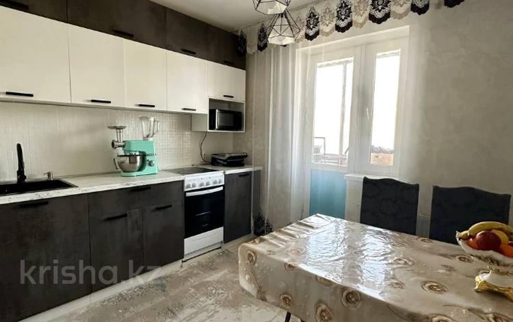 2-комнатная квартира, 57 м², 9/14 этаж, Бектурова 4в