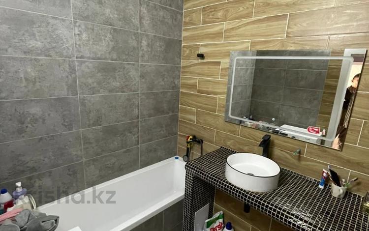 2-бөлмелі пәтер · 79 м² · 5/10 қабат, мкр. Алтын орда, бағасы: ~ 32.6 млн ₸ в Актобе — фото 2