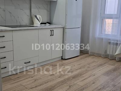 2-комнатная квартира · 65 м² · 16/20 этаж, Ул.Темирбека Жургенова 19, блок 2 — Ул.Темирбека Жургенова - ул. Байтурсынова за 250 000 ₸ в Астане, Сарайшык р-н