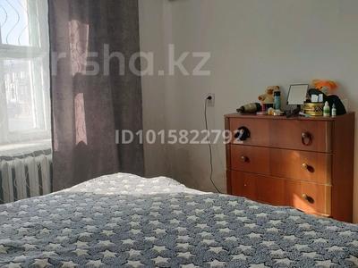 2-бөлмелі пәтер · 48.8 м² · 2/5 қабат, Абдрахман акына 38 — Центральный рынок, бағасы: 7 млн ₸ в Уштобе