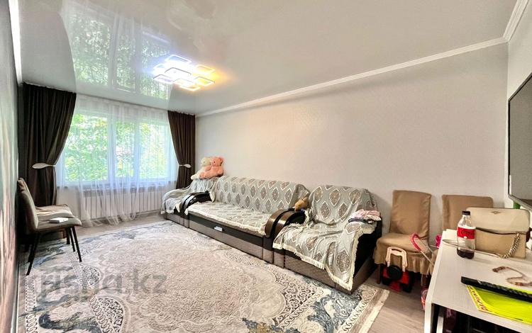 3-комнатная квартира, 65 м², 1/5 этаж, Самал за ~ 18.8 млн 〒 в Талдыкоргане, мкр Самал — фото 2