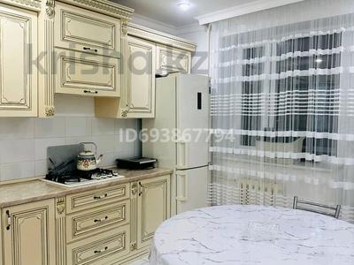 3-комнатная квартира, 94 м², 3/5 этаж, мкр. Астана 10 — пр. Толе би за 37 млн 〒 в Таразе
