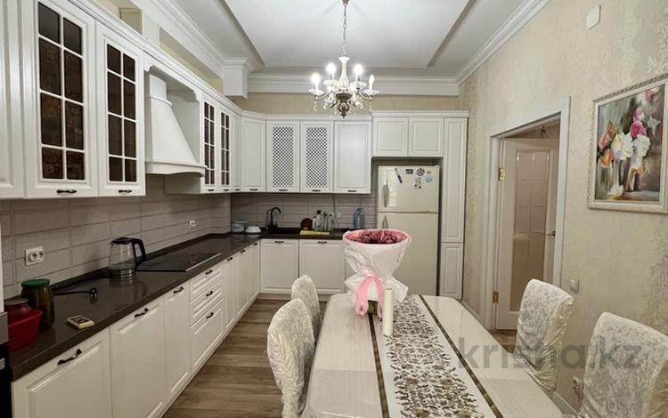 4-комнатная квартира · 150 м² · 5 этаж, 17-й мкр 1 за 450 000 ₸ в Актау — фото 2
