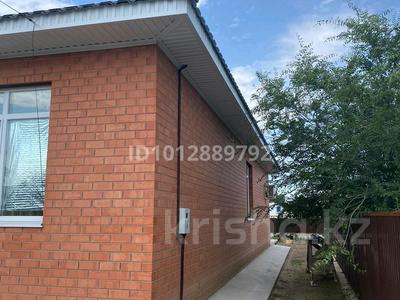 Жеке үй · 4 бөлме · 208 м² · 11 жүзд., Жилой массив Коктем, бағасы: 38 млн ₸ в Актобе, жилой массив Заречный-1