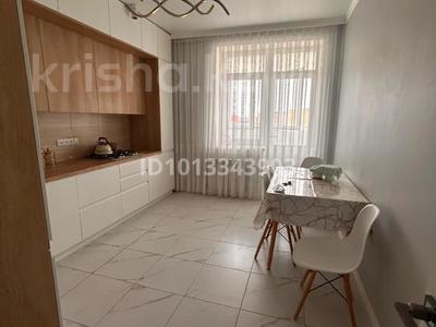 3-бөлмелі пәтер · 98 м² · 7/9 қабат, мкр. Алтын орда 24 — Тауелсіздік, бағасы: 43 млн ₸ в Актобе
