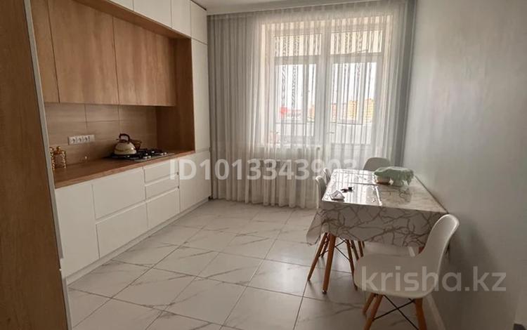3-комнатная квартира · 98 м² · 7/9 этаж, мкр. Алтын орда 24 — Тауелсіздік за 43 млн ₸ в Актобе — фото 2