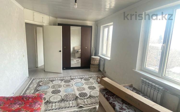 3-комнатная квартира, 64 м², 4/5 этаж, мкр Алмагуль