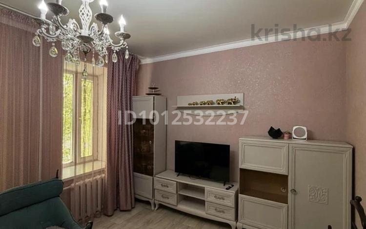 3-комнатная квартира · 76 м² · 1/3 этаж, Холодный ключ, Байтурсынова — Район 1000 мелочей за 190 000 ₸ в Семее — фото 2
