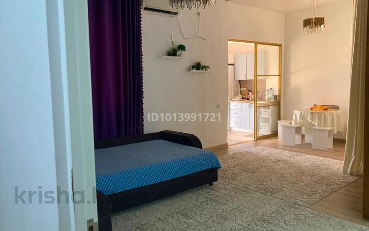 2-бөлмелі пәтер · 80 м² · 4/4 қабат, 31Б ш/а., бағасы: 12 000 ₸ в Актау, 31Б мкр — фото 2