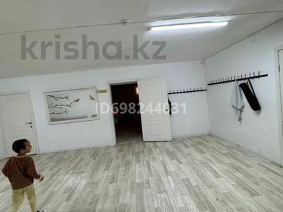 Жеке үй · 16 бөлме · 850 м² · 10 жүзд., 24-ш/а. 7 — Дарын, бағасы: 2 млн ₸ в Актау, 24-й мкр