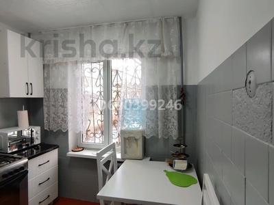 2-комнатная квартира, 48 м², 2/4 этаж помесячно, мкр №9 — Берегового/ Жандосова за 180 000 〒 в Алматы, Ауэзовский р-н