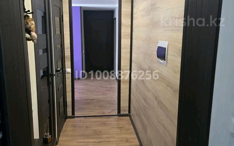 3-комнатная квартира · 56 м² · 3/5 этаж, Крылова 87 — 30 школа за 220 000 ₸ в Усть-Каменогорске — фото 11