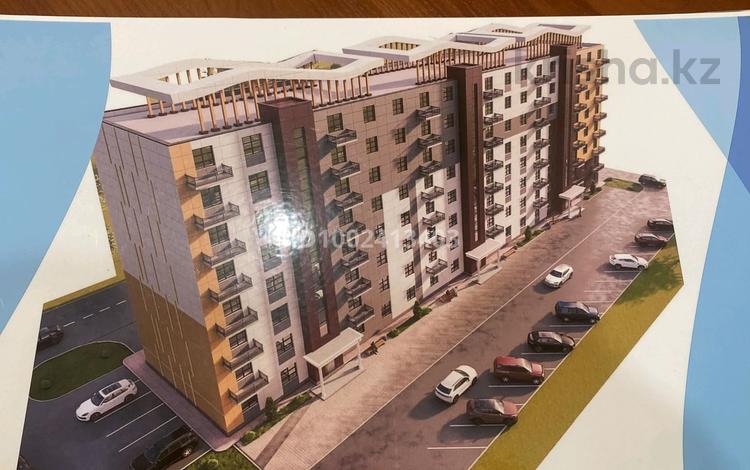 2-бөлмелі пәтер · 74 м² · 4/8 қабат, Жалын 1 — Возле ДК Мунайшы, бағасы: 13 млн ₸ в Жанаозен — фото 2