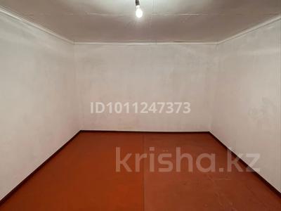 Жеке үй · 2 бөлме · 50 м² · 2 сот., мкр Самал-2, Ерулик 45 — Көркем тойхана қара ма қарсы, бағасы: 80 000 〒 в Шымкенте, Абайский р-н