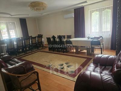 Жеке үй · 4 бөлме · 360 м² · 10 жүзд., Жамбыла 36/1, бағасы: 100 млн ₸ в Уральске