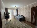 2-бөлмелі пәтер · 46 м² · 5/5 қабат, Қаратау ш/а. 30 — Рысқұлов көшесінің жолдың бойында орналасқан, бағасы: 12 млн ₸ в Таразе, мкр Каратау