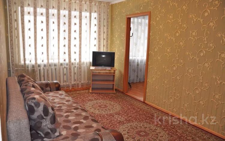 3-комнатная квартира, 60 м², 2/5 этаж посуточно, Абдирова 34/1 за 12 000 〒 в Караганде, Казыбек би р-н — фото 2