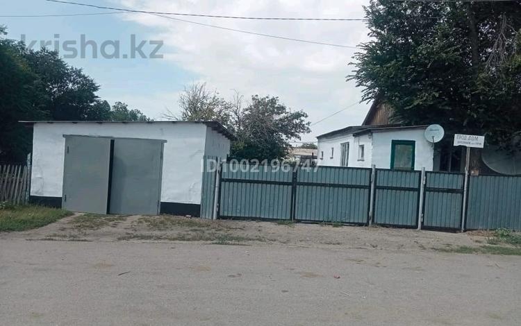 Часть дома · 3 комнаты · 50 м² · 18 сот., Садыкбекова 23 /2 за 7.5 млн 〒 в Жанаарка — фото 2