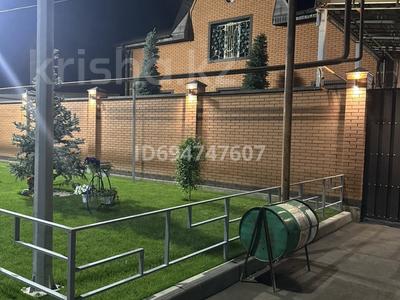 Отдельный дом · 6 комнат · 450 м² · 14 сот., Кабанбай батыра 2 за 119.9 млн ₸ в Чапаево