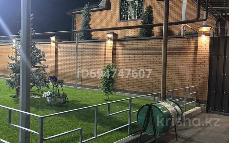 Отдельный дом · 6 комнат · 450 м² · 14 сот., Кабанбай батыра 2 за 119.9 млн ₸ в Чапаево — фото 2