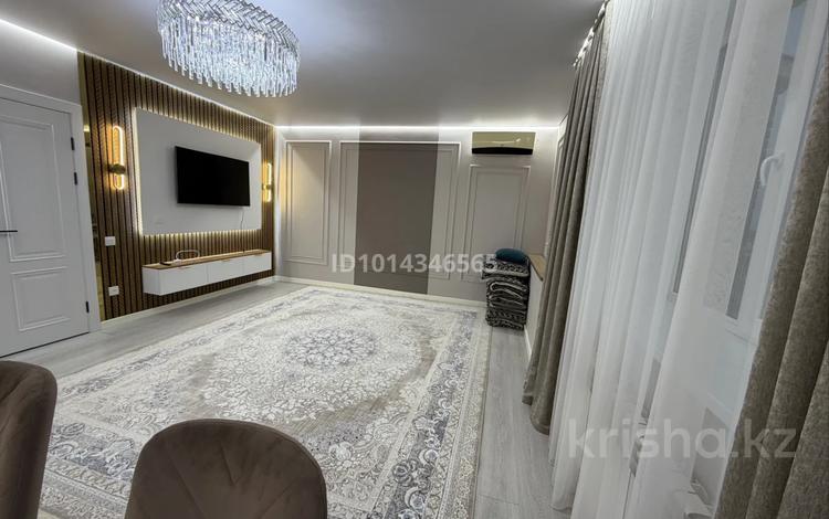 3-бөлмелі пәтер · 105 м² · 5/5 қабат, Ескі аэропорт ш/а. достык 62, бағасы: 42 млн ₸ в Уральске, мкр Старый Аэропорт — фото 2