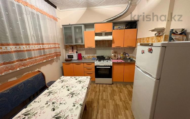 1-бөлмелі пәтер · 40 м² · 4/4 қабат, Микрорайон 2 6б, бағасы: 140 000 ₸ в Конаеве — фото 2