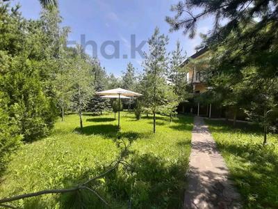 Отдельный дом · 12 комнат · 700 м² · 18.5 сот., мкр Горный Гигант, Каппарова — Аль Фараби за 650 млн ₸ в Алматы, Медеуский р-н