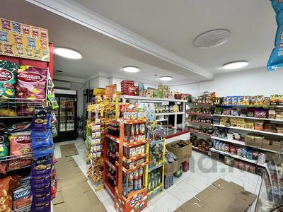 Магазины и бутики • 45 м² за 26 млн 〒 в Атырау, мкр Береке