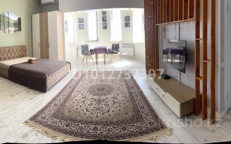 1-бөлмелі пәтер · 40 м² · 17/18 қабат, Розыбакиева — Розыбакиева/Аль-Фараби, бағасы: 300 000 ₸ в Алматы, Бостандыкский р-н — фото 2