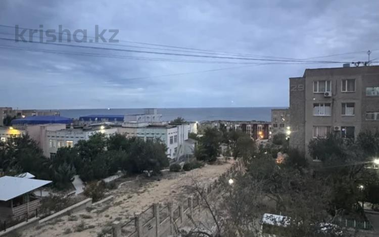 3-комнатная квартира · 70 м² · 3/5 этаж, 14-й мкр 28 за 220 000 ₸ в Актау — фото 2