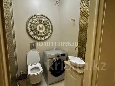 3-комнатная квартира · 106 м² · 6/10 этаж, мкр 12 — напротив мешіт Нұрғасыр. за 35 млн 〒 в Актобе