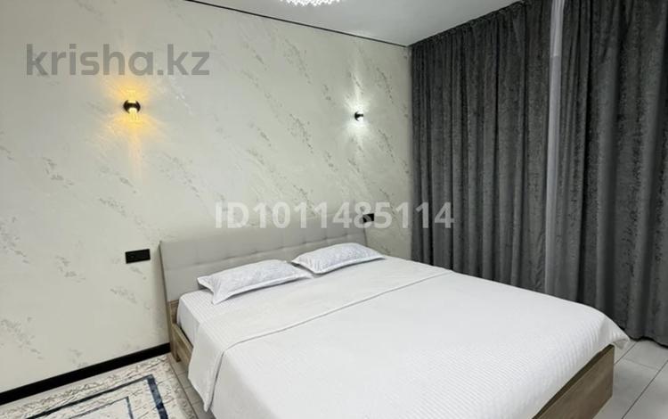 1-комнатная квартира · 42 м² · 10 этаж, мкр Акжайык, К. Толеметова 83 за 3 000 ₸ в Шымкенте, Абайский р-н — фото 2