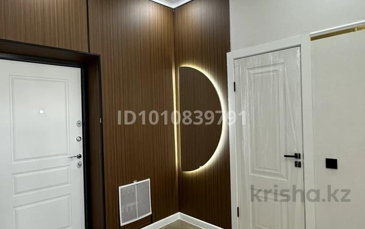 2-бөлмелі пәтер · 78 м² · 5/6 қабат, мкр. Алтын орда 7H, бағасы: 240 000 〒 в Актобе — фото 2