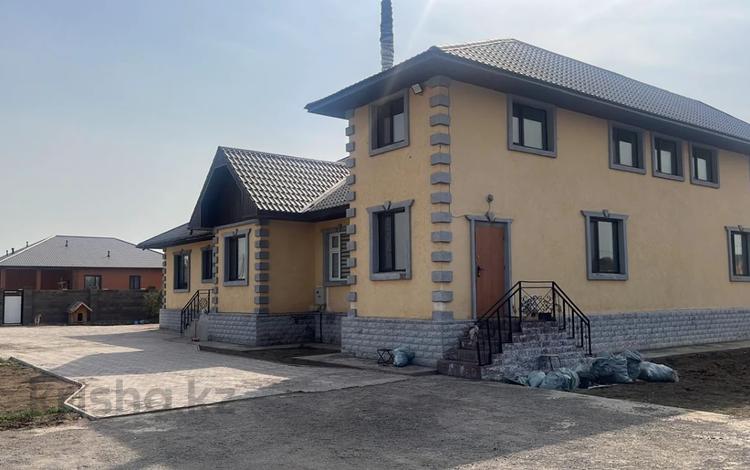 Жеке үй · 13 бөлме · 420 м² · 20 сот., Камбар, бағасы: 80 млн 〒 в Косшы — фото 2
