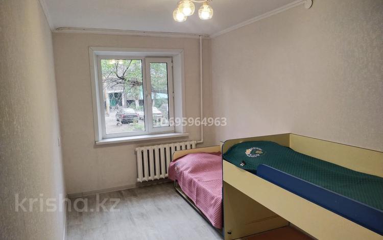 3-бөлмелі пәтер · 57 м² · 1/5 қабат, Майкудук, Майкудук, 13й микрорайон 33, бағасы: 10 млн ₸ в Караганде, Алихана Бокейханова р-н — фото 3