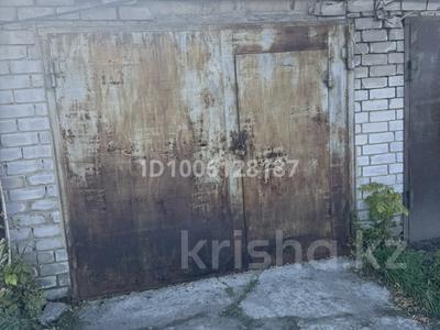 Гараж · Автодорожная — ул Автодорожная кооператив Маяк, бағасы: 500 000 ₸ в Семее