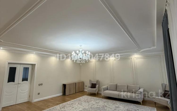 5-комнатная квартира · 186 м² · 2/5 этаж, мкр. Алтын орда, Алии Молдагуловой 54А — Гипермаркет Дина за 69.9 млн ₸ в Актобе — фото 20