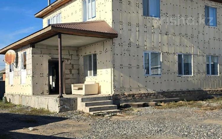 Отдельный дом · 4 комнаты · 205 м² · 8 сот., Богенбай батыра 48 за 30 млн ₸ в Талапкер  — фото 3