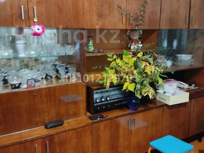 2-бөлмелі пәтер · 54 м² · 2/2 қабат, Абая — Политехнический университет, бағасы: 200 000 ₸ в Караганде, Казыбек би р-н
