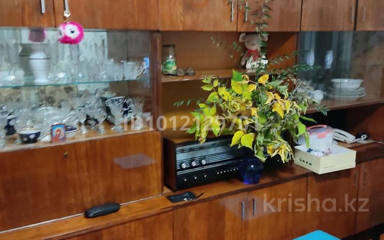 2-бөлмелі пәтер · 54 м² · 2/2 қабат, Абая — Политехнический университет, бағасы: 200 000 ₸ в Караганде, Казыбек би р-н — фото 2