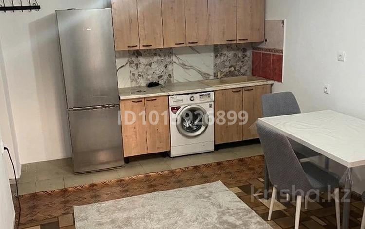 1-бөлмелі пәтер · 18 м² · 2/5 қабат, Торайгырова 3 — Сейфуллина республика, бағасы: ~ 8.2 млн ₸ в Астане, р-н Байконур — фото 2