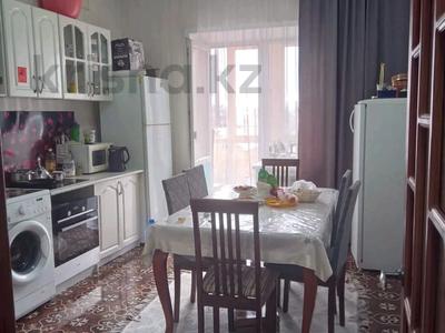 Продажа квартир в Акмолинской обл.: 2-комнатная квартира · 65 м² · 4/5 этаж, Акана-серэ 100 за 26.5 млн 〒 2-комнатная квартира · 65 м² · 4/5 этаж, Акана-серэ 100 за 26.5 млн 〒 в Кокшетау
