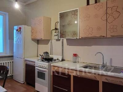 2-бөлмелі пәтер, 60 м², 6/6 қабат, мкр 12, Бокенбай батыра, бағасы: 18.5 млн 〒 в Актобе, мкр 12