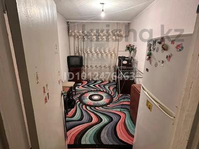 3-бөлмелі пәтер · 62 м² · 2/5 қабат, Пр Независимости 5А — Напротив магазин Коператор , рядом Турар базар, бағасы: 13 млн ₸ в Сатпаев