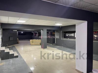 Свободное назначение, офисы, магазины и бутики, склады, салоны красоты, фитнес и спорт, медцентры и аптеки, образование, развлечения, конференц-залы, кабинеты и рабочие места, студии · 230 м² за 690 000 〒 в Таразе