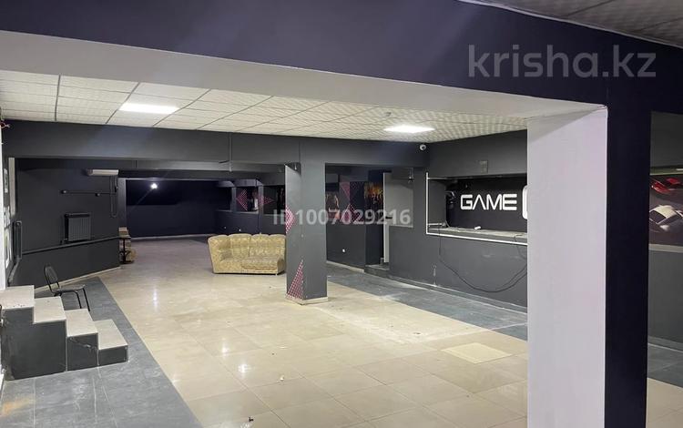 Свободное назначение, офисы, магазины и бутики, склады, салоны красоты, фитнес и спорт, медцентры и аптеки, образование, развлечения, конференц-залы, кабинеты и рабочие места, студии · 230 м² за 690 000 〒 в Таразе — фото 12