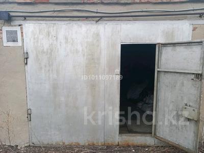 Гараж · Бажова — Находится на Прохладной между остановками Самал и гаражи, заезд между, бағасы: 800 000 ₸ в Усть-Каменогорске