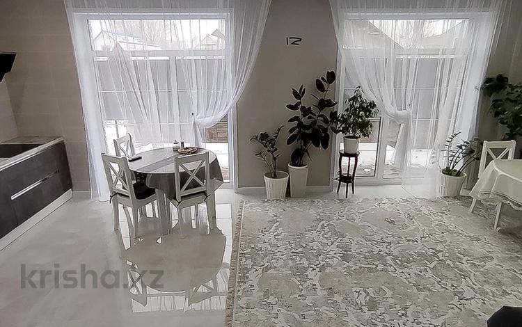 Отдельный дом · 4 комнаты · 100 м², Покатилова 95 за 550 000 〒 в Уральске — фото 2